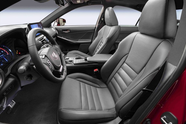 Lexus IS 500 : berline sportive puissante avec moteur V8 atmosphérique Photo 5