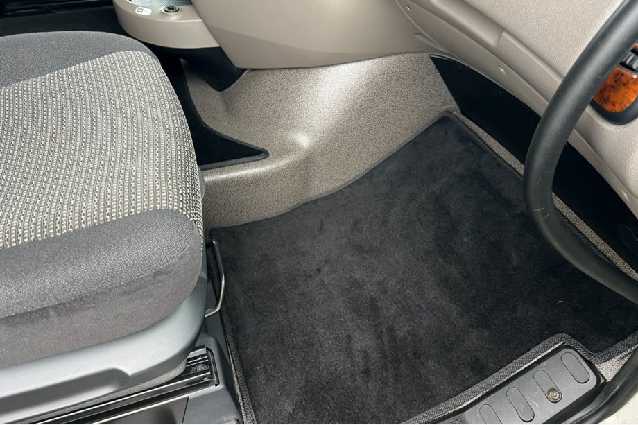 DAF XF105 2005-2013 Tapis de sol textile Classic (Noir) Image