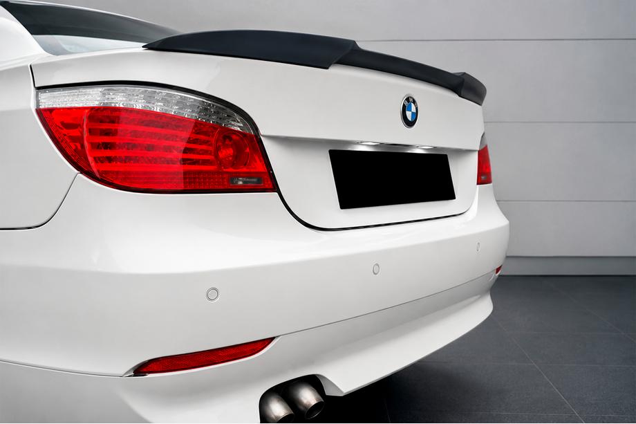 BMW 5 Series E60/E61 2003-2010 Aileron M4-Style V-2 (Noir Brillant) Image