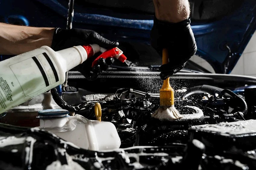 Pourquoi nettoyer le moteur et à quelle fréquence le faire