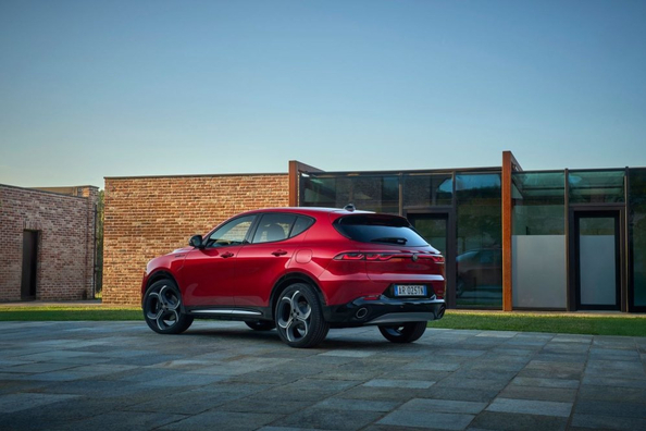 Essai Alfa Romeo Tonale 2025 : style italien dans un SUV compact Photo 4