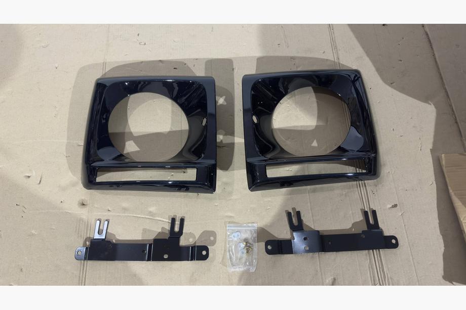 Mercedes G class W463 1990-2018 Caches de phares (kit avec fixation) Photo 4