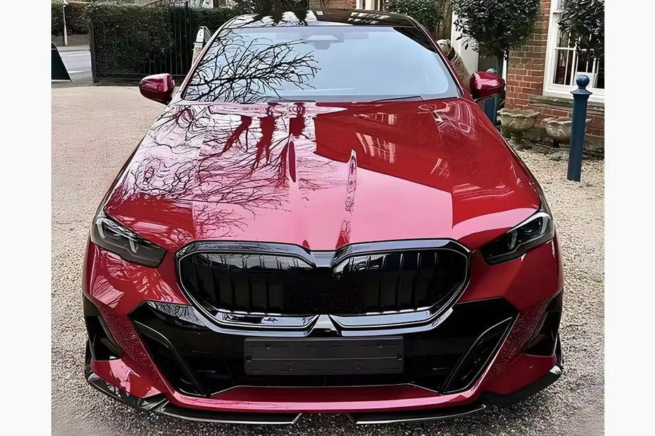 BMW 5/i5 Series G60/G60E/G61 2023- Lame de Pare-chocs Avant Lip Gloss Noir (pour M-Sport) Photo 2