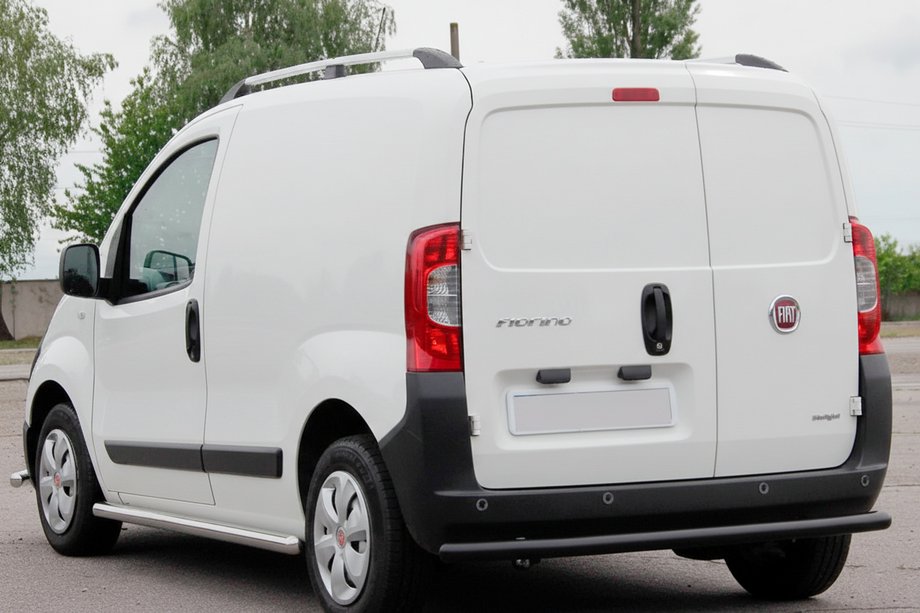 Fiat Fiorino/Qubo 2008-2024 Protection Arrière Black (Inox) Image