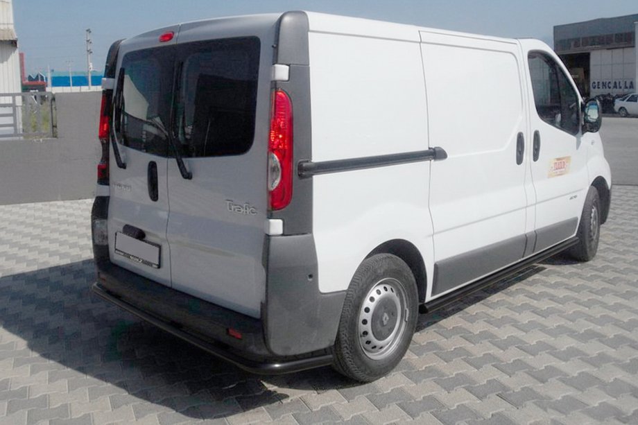Nissan Primastar 2002-2014 Protection Arrière AK005 Noir (Inox) Image