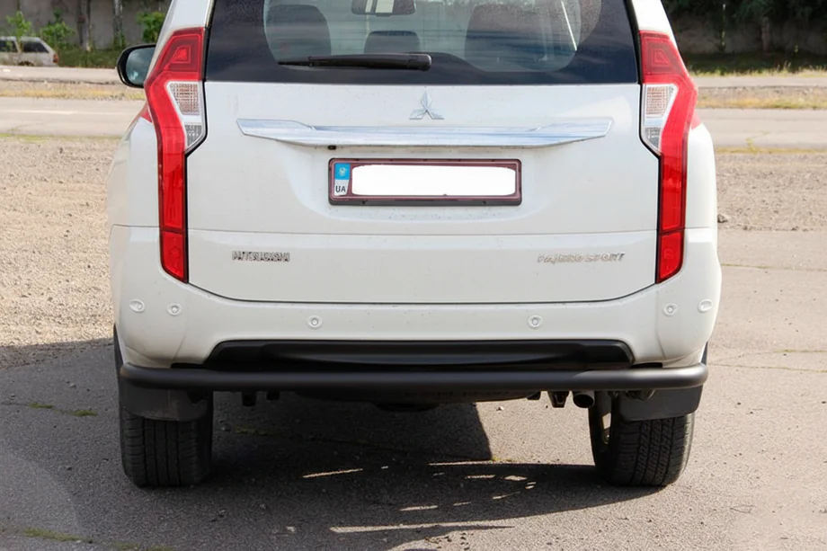 Mitsubishi Pajero Sport 2015- Protection Arrière AK005 Noir (Inox) Photo 4