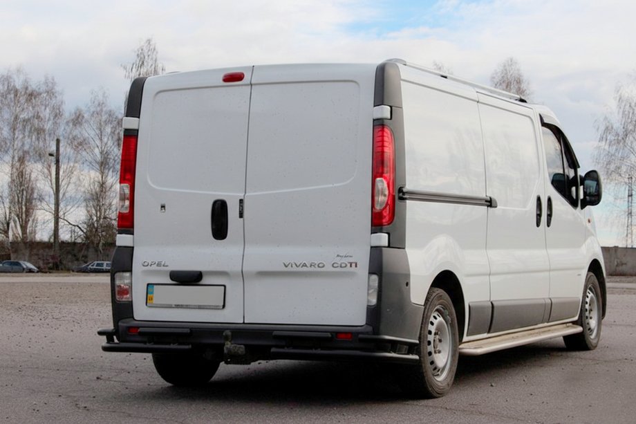 Renault Trafic 2001–2015 Protection Arrière AK003-Plus-2 Noir (Inox) Image