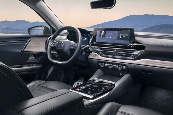 Essai du Citroën C5 X Hybrid : crossover liftback confortable avec hybridation légère Photo 5