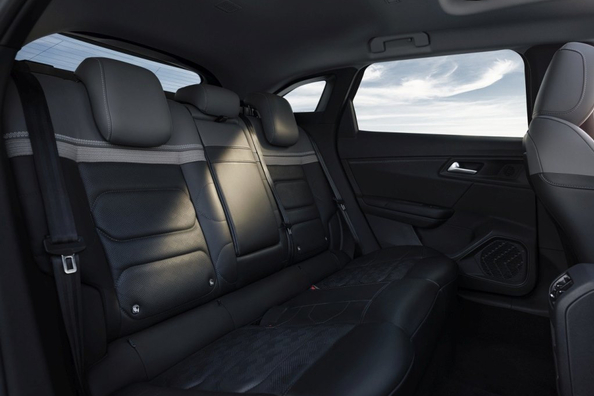 Essai du Citroën C5 X Hybrid : crossover liftback confortable avec hybridation légère Photo 6