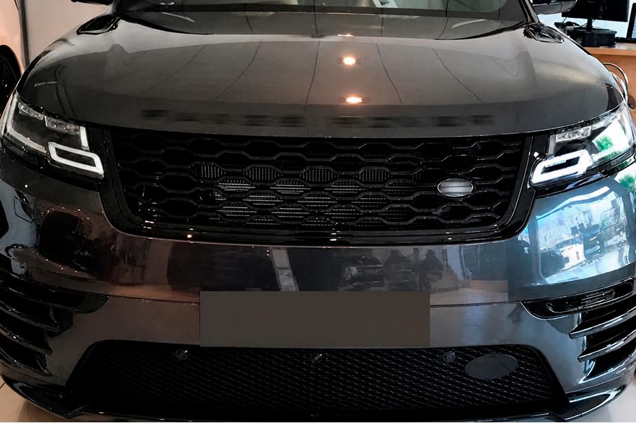 Range Rover Velar 2017- Calandre Avant Black Image