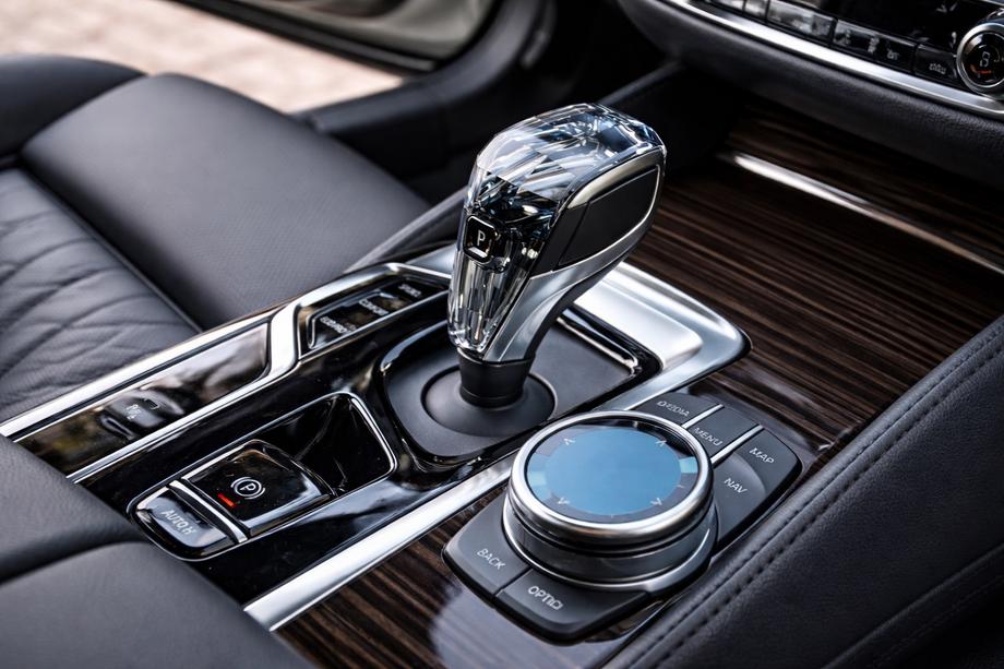 BMW Série 5 G30/G31 2017–2023 Kit d’éléments en cristal pour intérieur (sélecteur de boîte auto + boutons) Photo 2