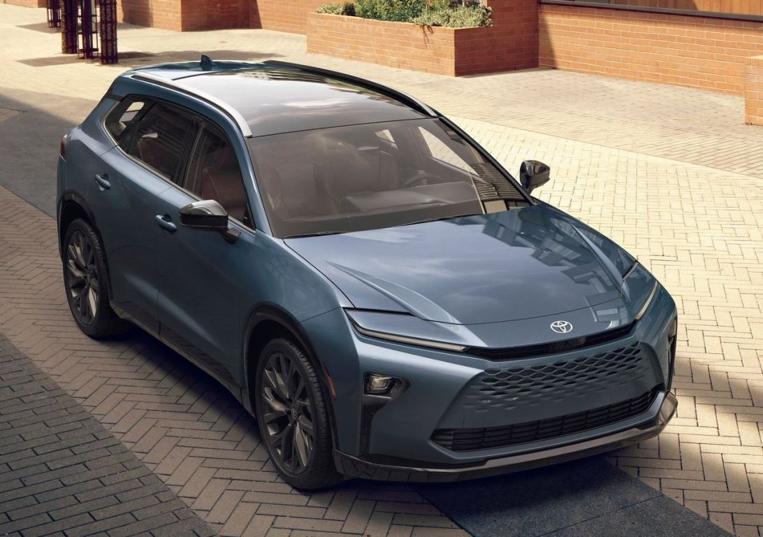 Toyota Crown Signia : Crossover hybride haut de gamme