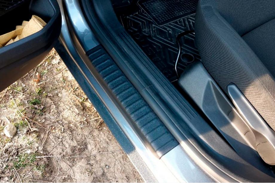 Renault Duster 2024- Protections de seuil de porte intérieures EuroCap (Mat, 4 pcs, ABS) Image