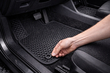 Tapis près des pédales : bien l’installer sans gêner la conduite photo 1