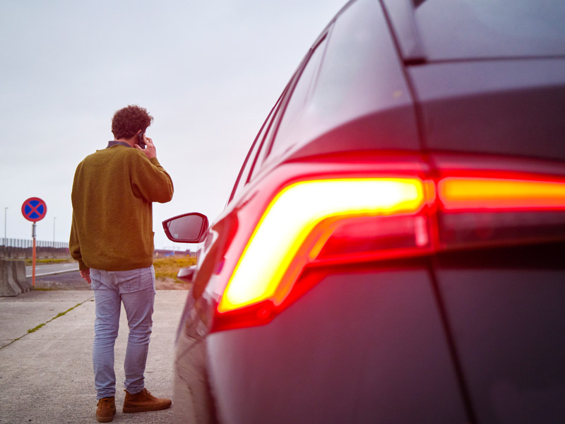 Pourquoi l’alarme de voiture se déclenche ? Causes et solutions