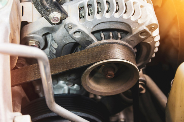 Comment fonctionne l’alternateur d’une voiture : explication simple