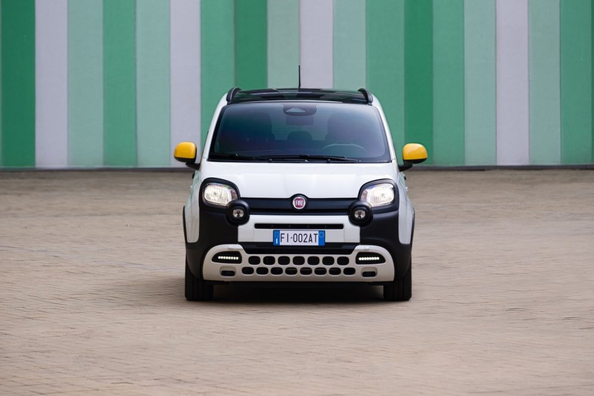 Essai de la Fiat Pandina : citadine hatchback restylée avec système mild hybrid Photo 2