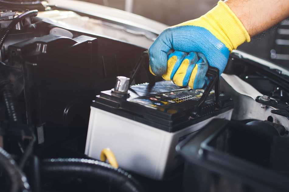 Installer correctement une batterie de voiture : guide étape par étape