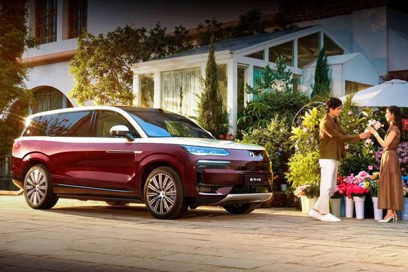 Essai du Denza N9 Plug-in Hybrid : le géant hybride phare de BYD