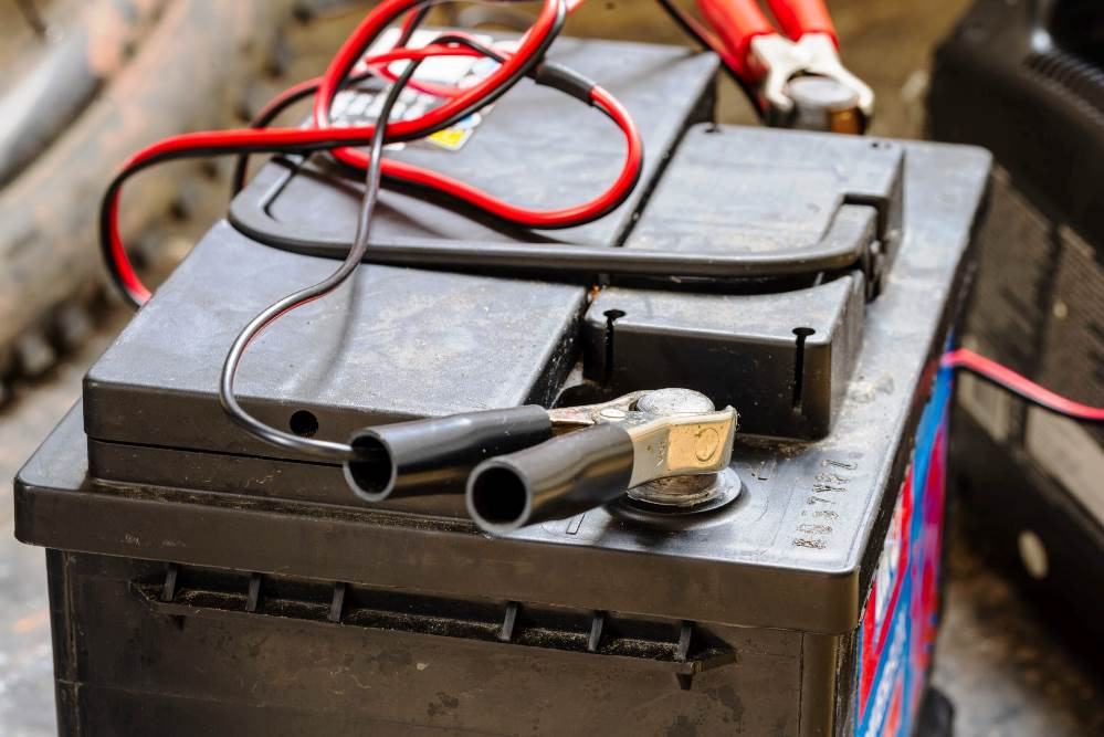 Comment recharger correctement la batterie de voiture ?
