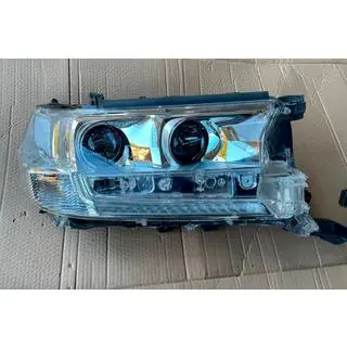 Phares avant 2016+ (Standard, d’occasion) Toyota Land Cruiser 200 2007-2021 photo 4