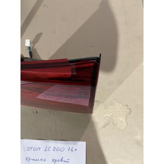 Déstockage Feu arrière intérieur droit 2016-2021 (standard OEM) (sur couvercle de coffre) (fêlé) Toyota Land Cruiser 200 2007-2021 photo 1