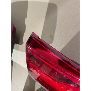 Destockage feu arrière intérieur gauche 2016-2021 (standard OEM) (sur couvercle de coffre) (fissuré) Toyota Land Cruiser 200 2007-2021 photo 3