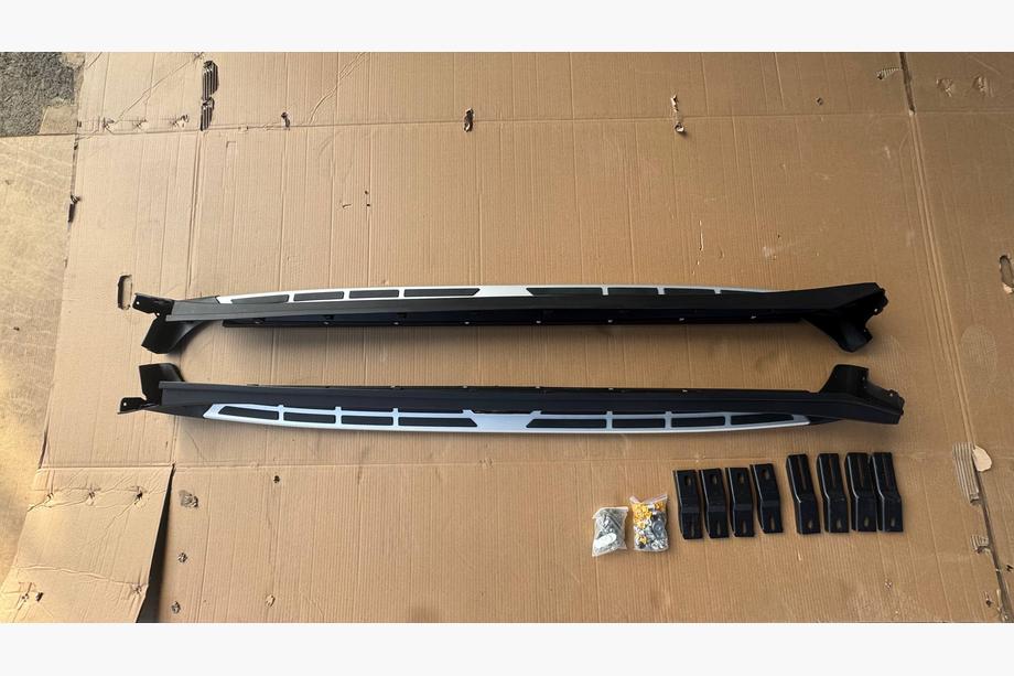 Hyundai Tucson TL 2016-2021 Destockage Marchepieds latéraux Design original V1 (2 pcs) Photo 1