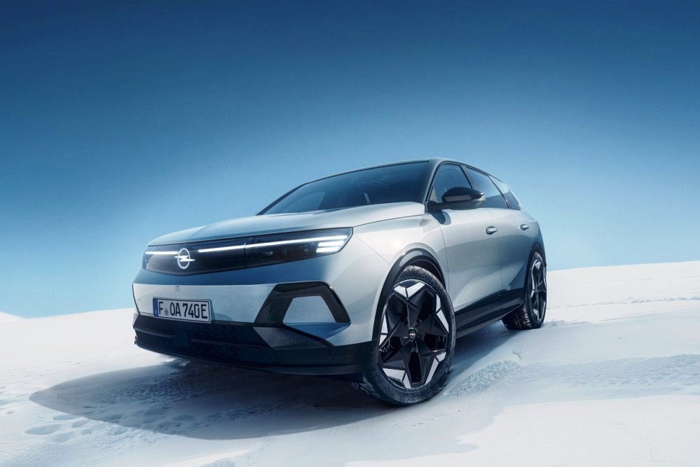 Essai du crossover électrique moderne Opel Grandland Electric