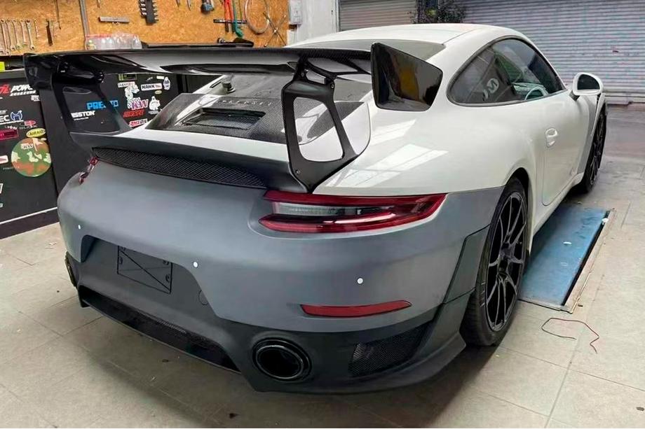 Porsche 911 (991) 2011–2019 Spoiler V5 (Carbone) Image