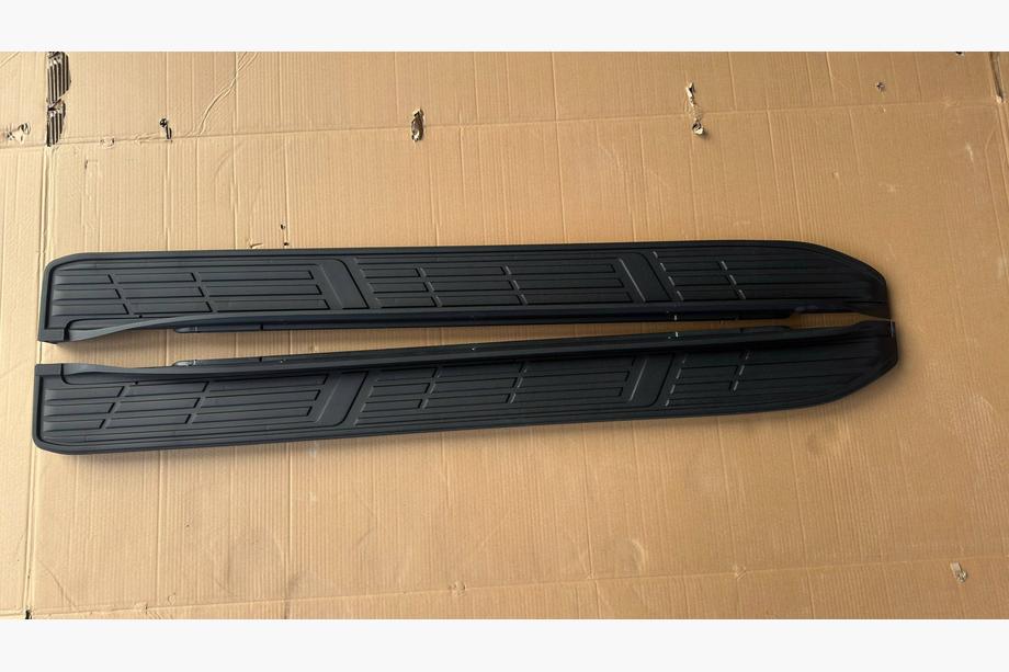 Toyota Land Cruiser Prado 150 2009-2023 Marchepieds latéraux d’origine (sans kit de fixation, 2 pcs, aluminium) Image