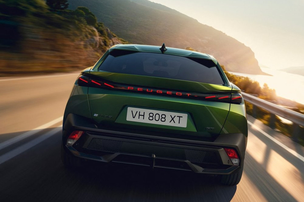 Essai du Peugeot 408 restylé (2026) : un crossover liftback élégant avec des technologies électrifiées Photo 4