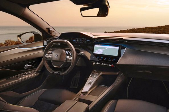 Essai du Peugeot 408 restylé (2026) : un crossover liftback élégant avec des technologies électrifiées Photo 5