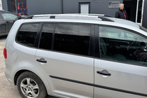 Volkswagen Touran 2010-2015 Barres de toit chromées photo 2