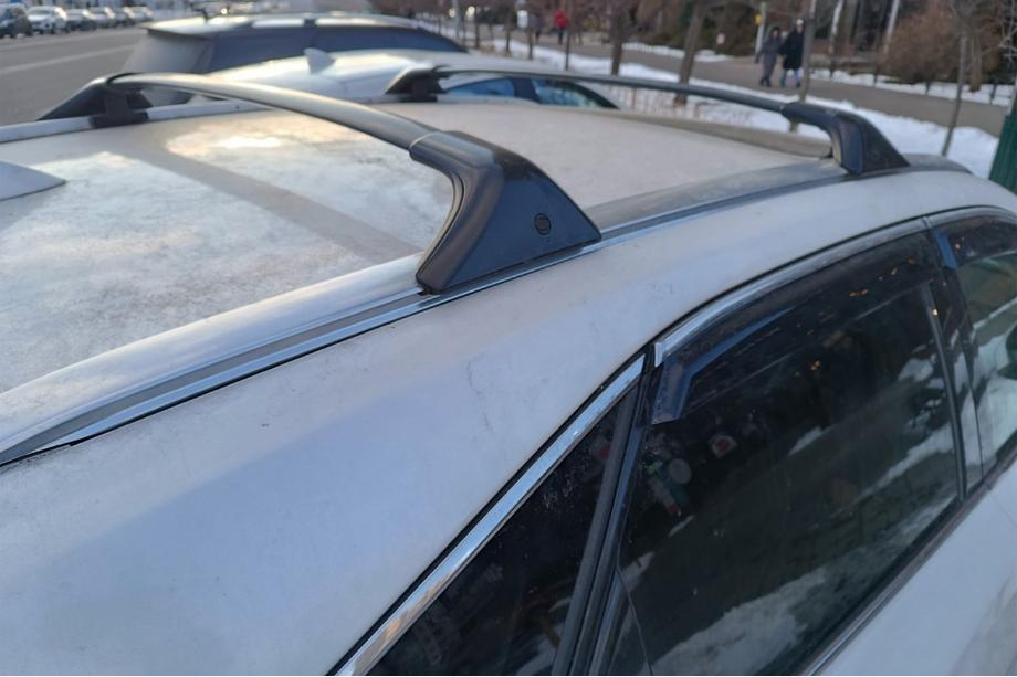 Lexus RX 2016-2022 Barres de toit transversales pour rails intégrés OEM (2 pièces) Photo 3