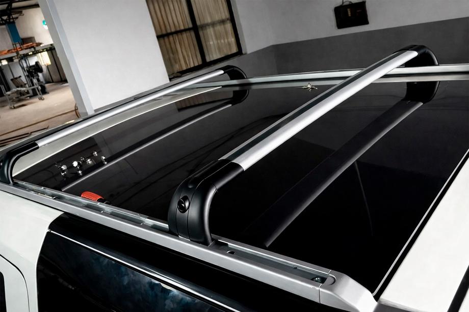 Land Rover Discovery III 2004–2009 Barres de toit transversales pour rails intégrés OEM (2 pièces) Gris Image
