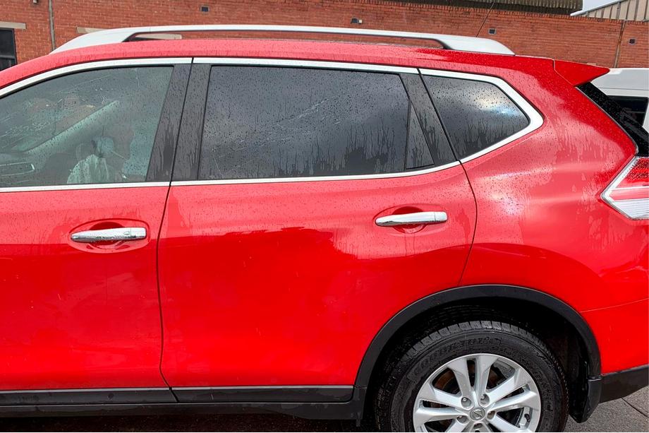 Nissan X-trail T32/Rogue 2014-2021 Barres de toit OEM (2 pcs) Photo 1