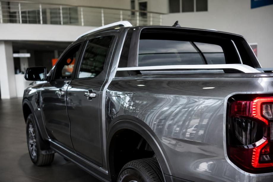Ford Ranger 2022- Rails de toit OEM gris (Aluminium) Image