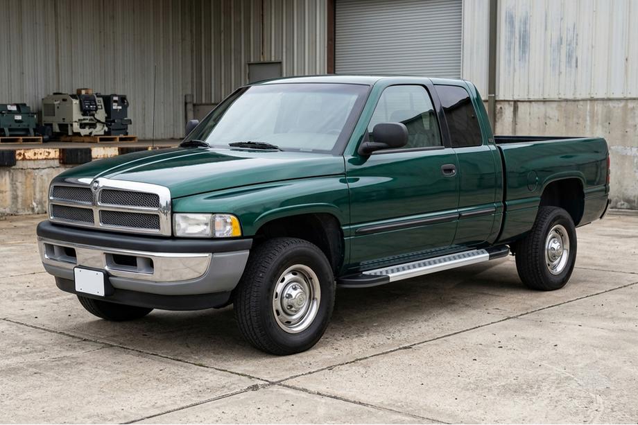 Dodge RAM (BR/BE) 1994–2002 Marchepieds Latéraux Vision New Grey (2 pcs, Aluminium) Image