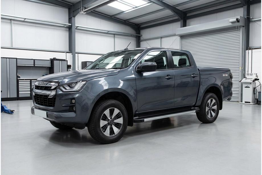 Isuzu D-Max 2019- Marchepieds latéraux Maya V1 (2 pcs, aluminium) Image