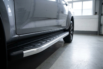 Isuzu D-Max 2019- Marchepieds latéraux Fullmond (2 pcs, Aluminium) photo 1
