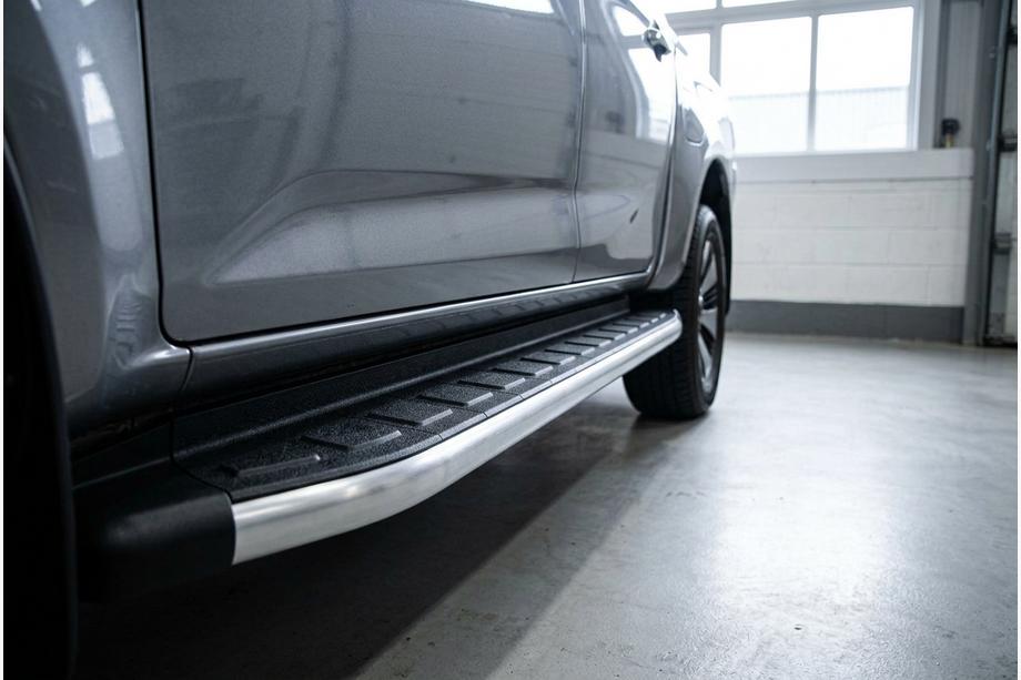 Isuzu D-Max 2019- Marchepieds latéraux Fullmond (2 pcs, Aluminium) Image