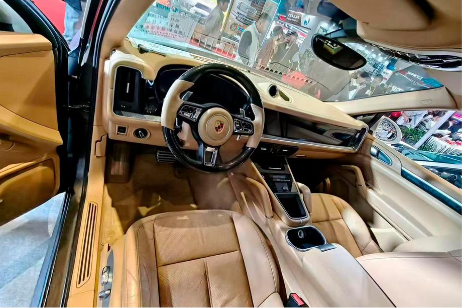 Porsche Cayenne 2018- Kit de mise à niveau de l’habitacle pour Cayenne E4 2026 Image