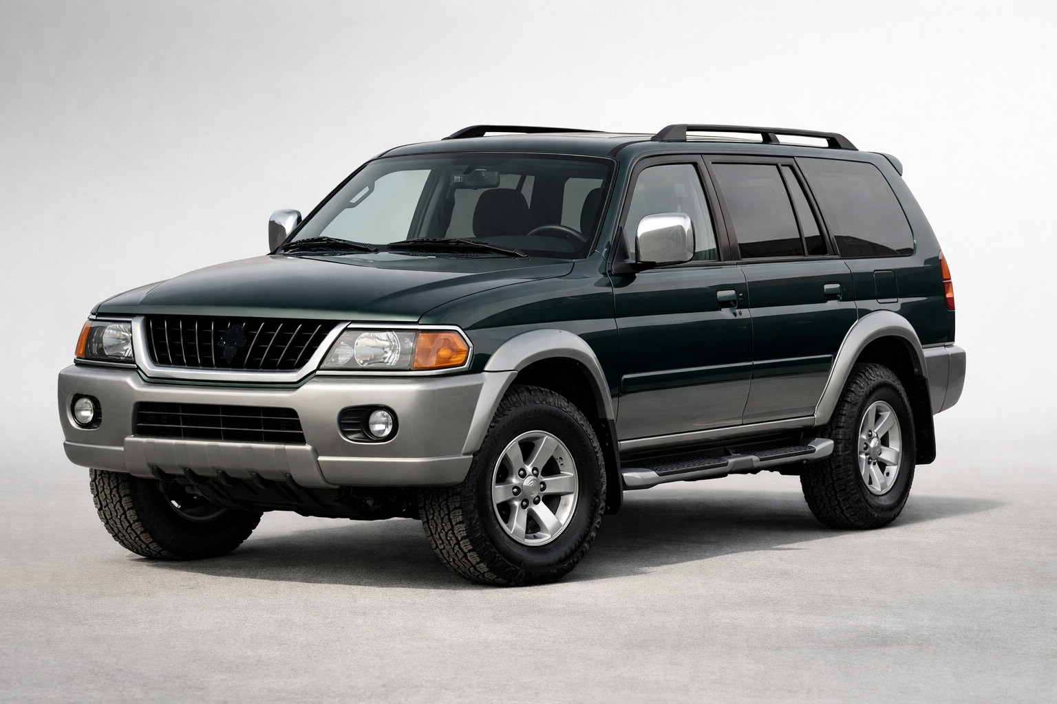 Essai du Mitsubishi Pajero Sport 1996-2007 : vieux 4x4 à châssis, sans fioritures