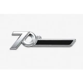 Badge inscription 70 ans Toyota