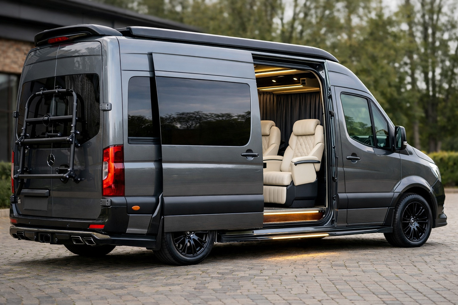 Mercedes Sprinter W907/W910 : aménagement VIP sans clinquant bon marché