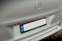 Mercedes Vito/V-class W447 2014- Baguette large en inox au-dessus de la plaque d'immatriculation photo 3