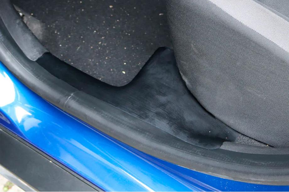 Dacia Duster 2018-2024 Seuils de porte intérieurs EuroCap (4 pcs, ABS) Photo 1