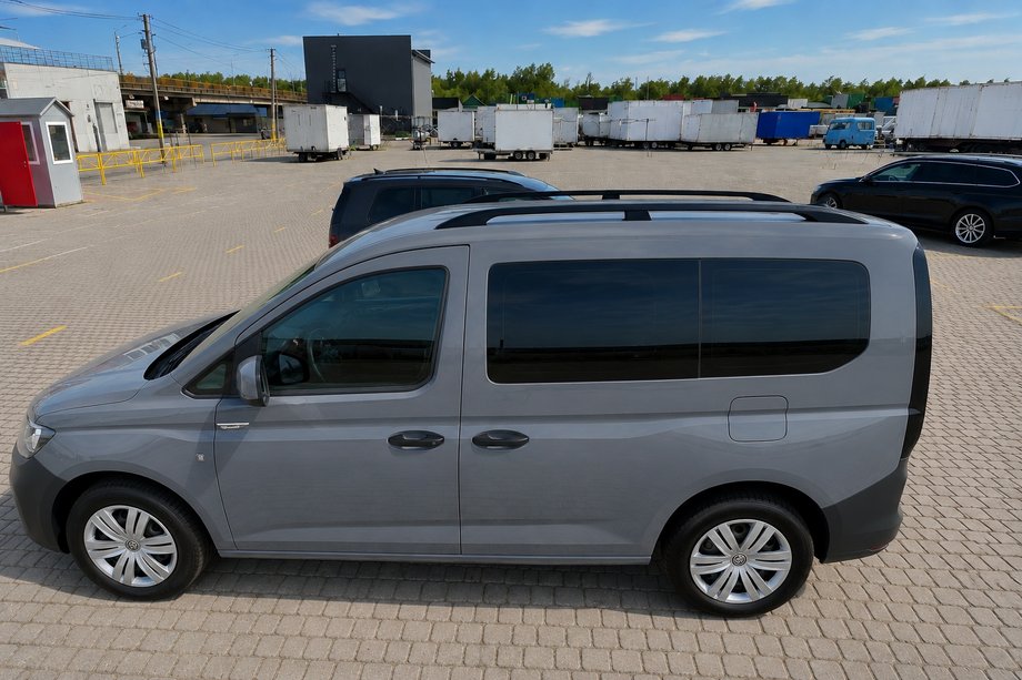 Ford Connect 2021- Barres longitudinales de toit noires (design turc) Photo 2