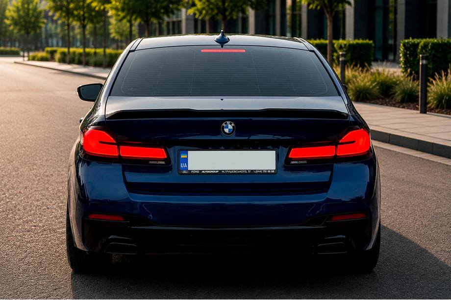 BMW Série 5 G30/G31 2017–2023 Feux arrière style LCI (2017-2020, vendus à l’unité) Intérieur gauche (sur le hayon) Photo 2